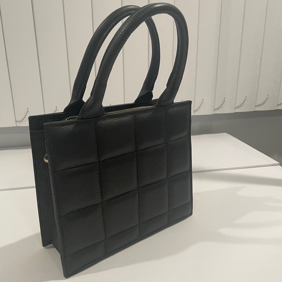 Unica Firenze Handbag Black Quilted Pillow Style Genuine Leather Made in Italy - Picture 1 of 10